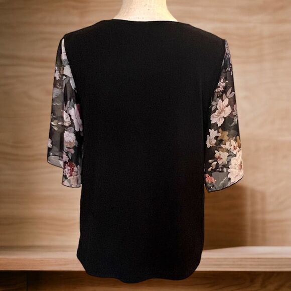 Emery Rose, Medium, Black Top w/ Sheer Flutter Short Sleeve with Roses - Picture 4 of 4